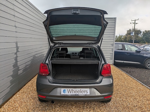 Used Volkswagen Polo 2016 for sale - 76323773: Photo 8