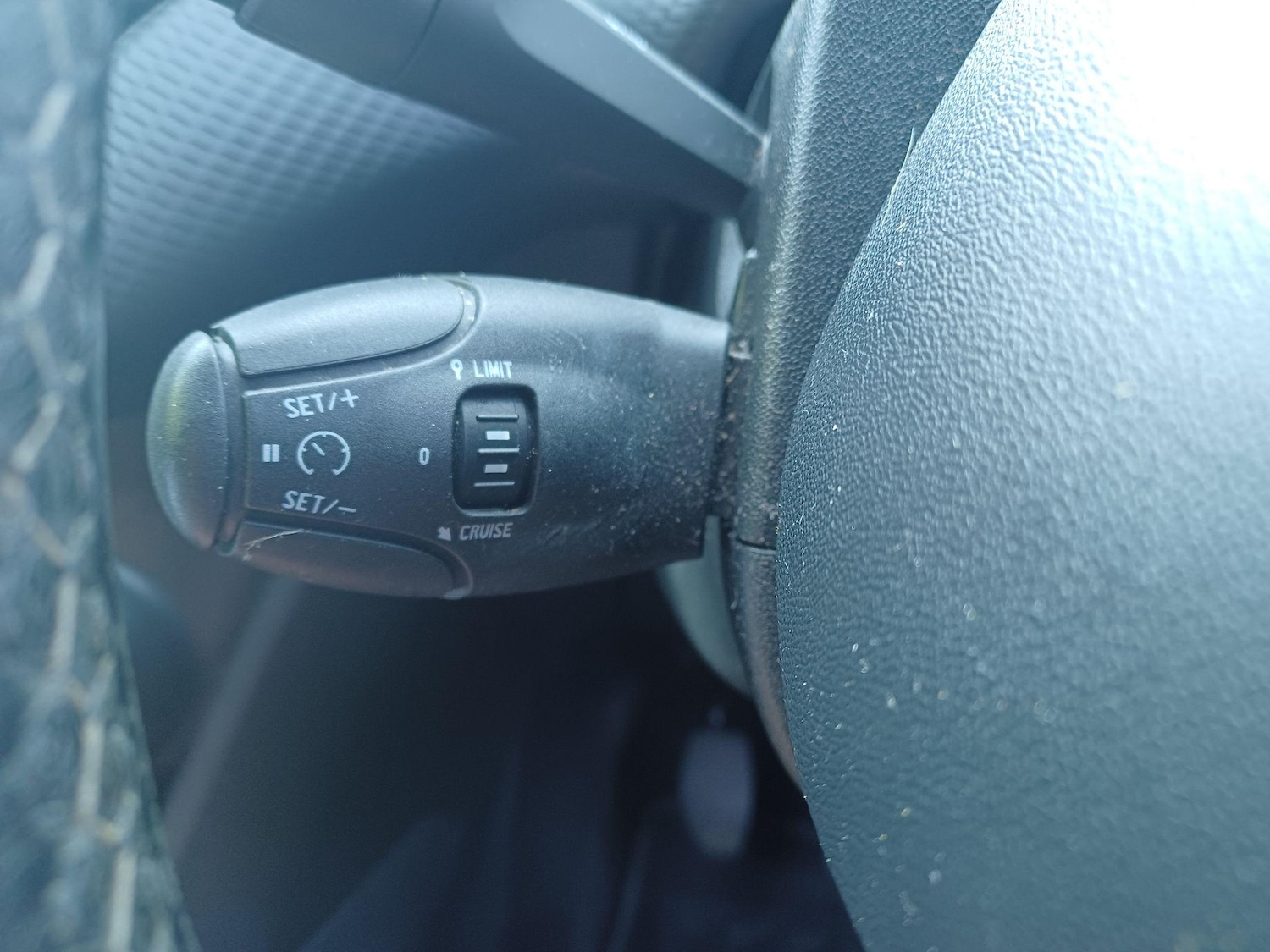 Used Peugeot 208 2017 for sale - 77658932: Photo 33