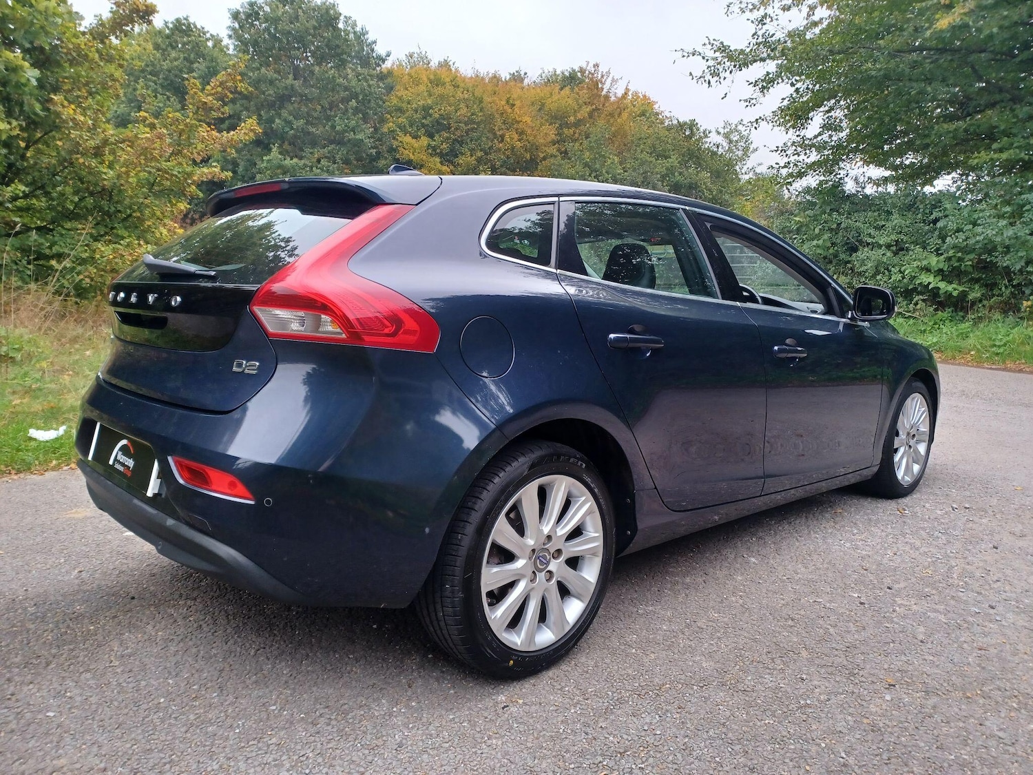 Used Volvo V40 2014 for sale - 76315212: Photo 2