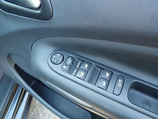 Used Citroen C3 Picasso 2015 for sale - 74874980: Photo 28