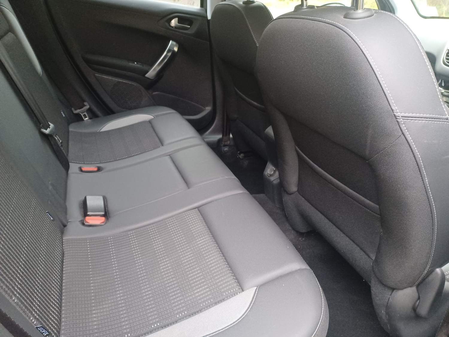 Used Peugeot 2008 2016 for sale - 76549927: Photo 13