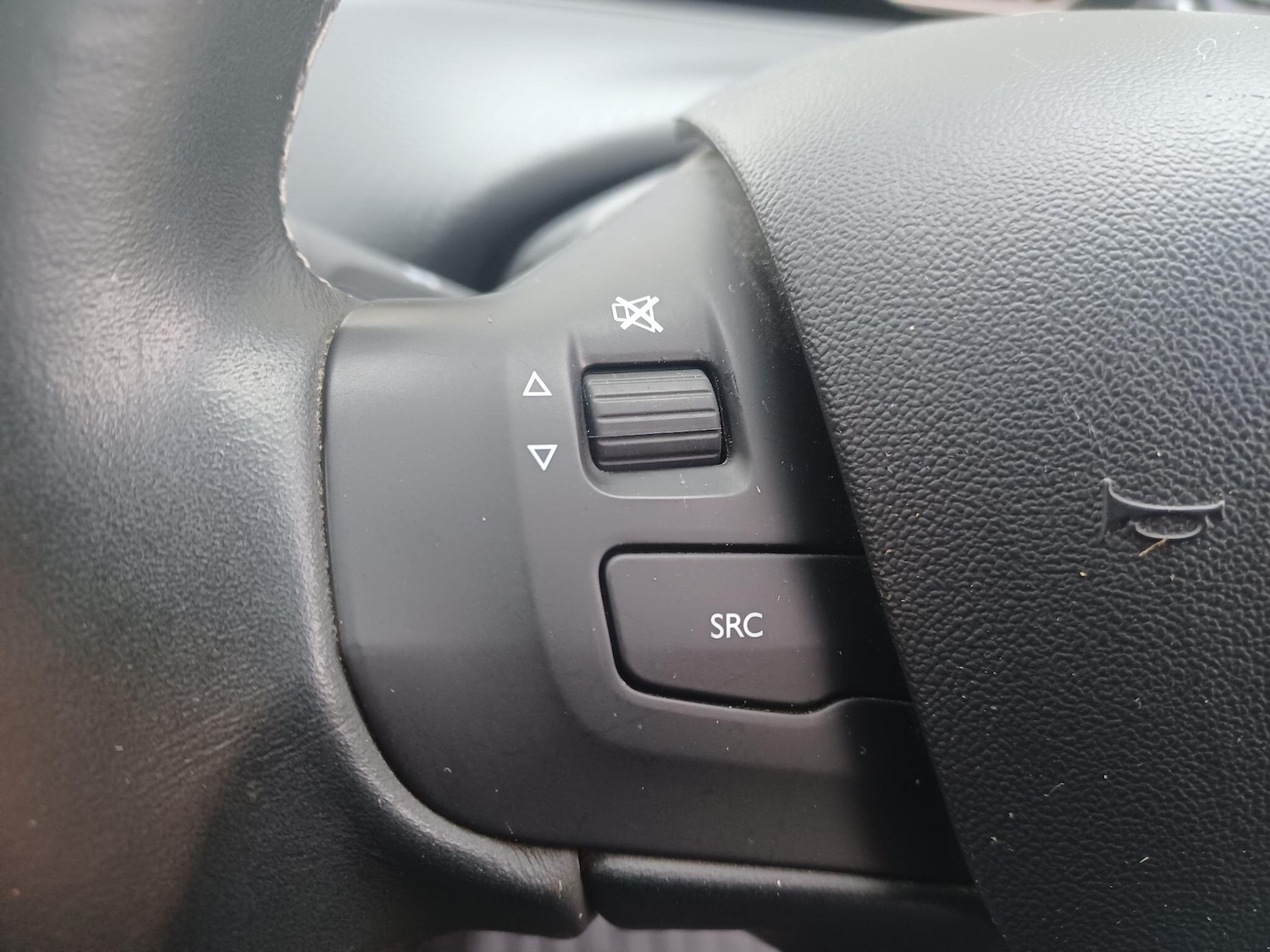 Used Peugeot 2008 2016 for sale - 76549927: Photo 25