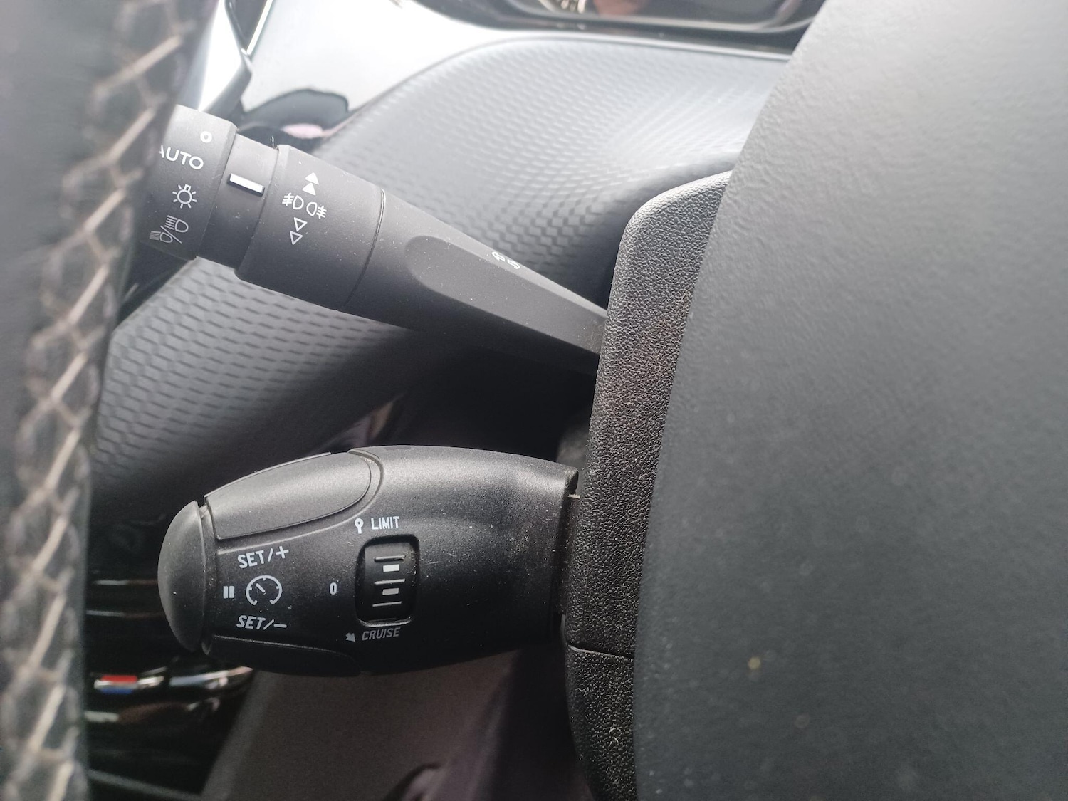 Used Peugeot 2008 2016 for sale - 76549927: Photo 27