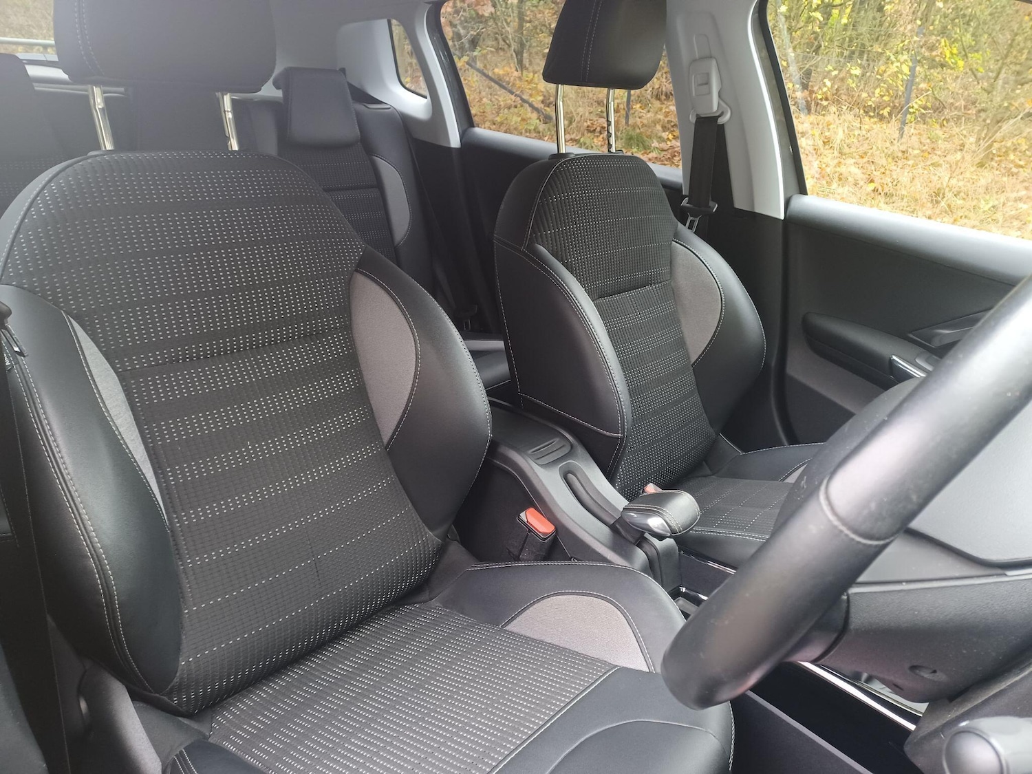 Used Peugeot 2008 2016 for sale - 76549927: Photo 9