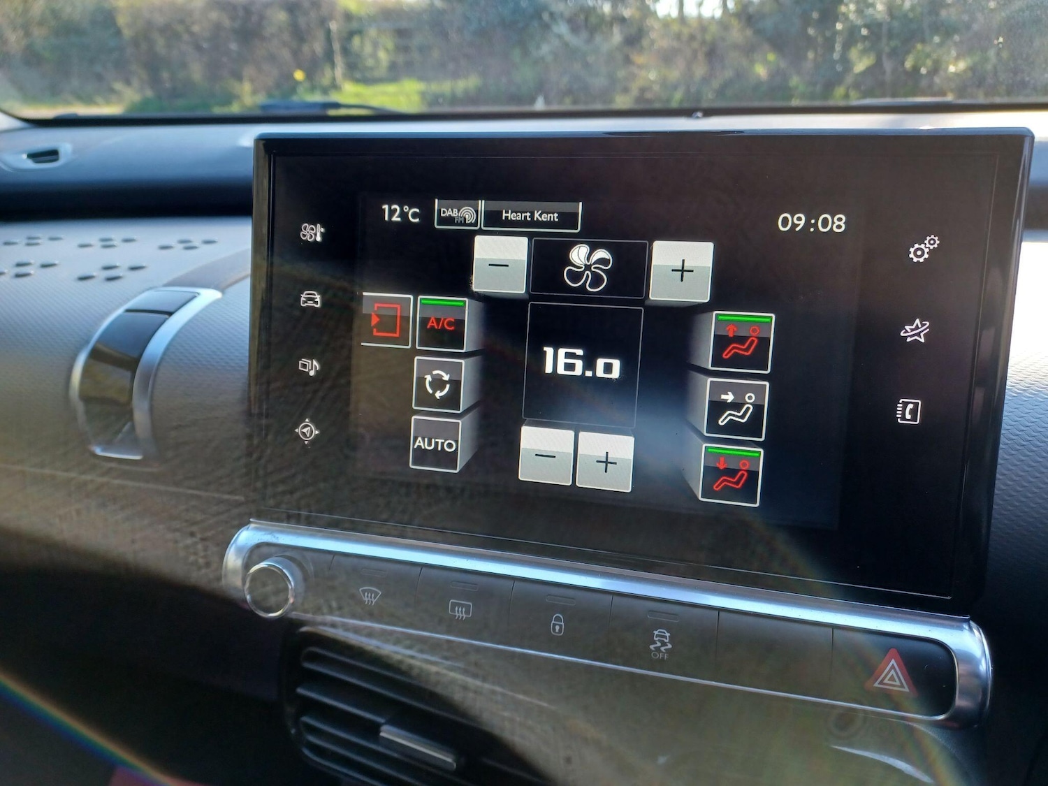 Used Citroen C4 Cactus 2017 for sale - 77978480: Photo 21