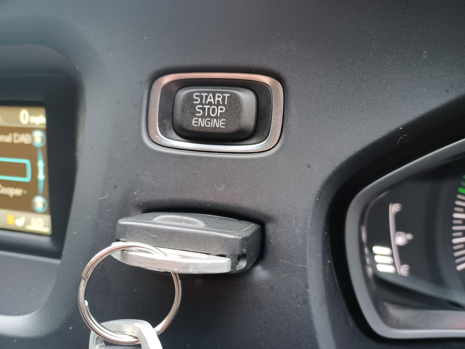 Used Volvo V40 2014 for sale - 76549975: Photo 26