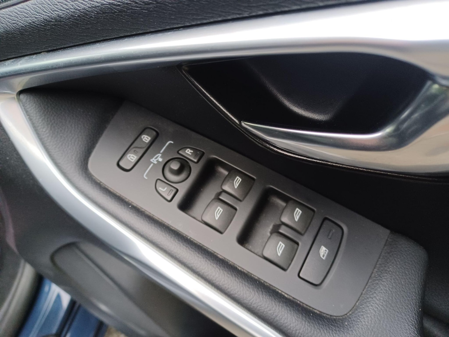 Used Volvo V40 2014 for sale - 76549975: Photo 27