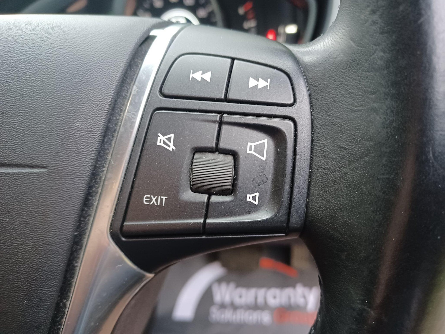 Used Volvo V40 2014 for sale - 76549975: Photo 30