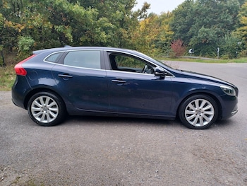 Used Volvo V40 2014 for sale - 76549975: Photo