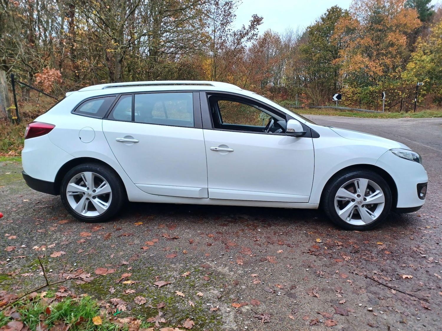 Used Renault Megane 2012 for sale - 76607142: Photo 4