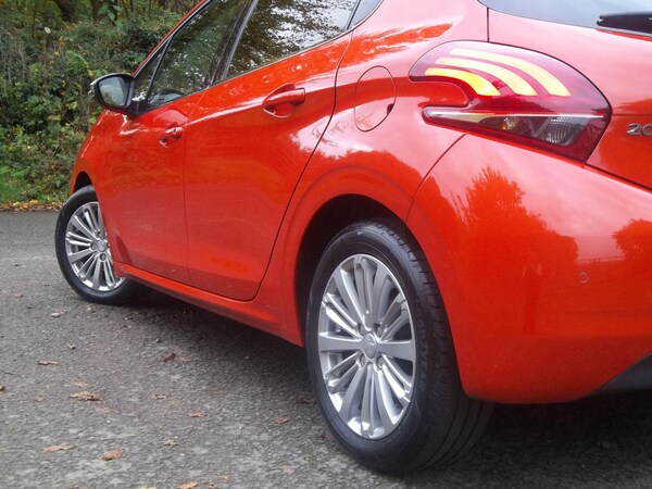 Used Peugeot 208 2017 for sale - 73383145: Photo 44