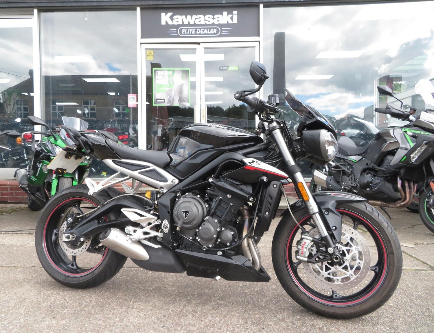 Used Triumph STREET 2018 for sale - 78907289: Photo 1