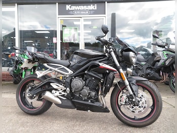 Used Triumph STREET 2018 for sale - bike-78907289: Photo
