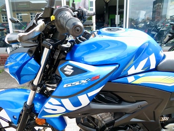 Used Suzuki GSX-S 2019 for sale - bike-79539329: Photo