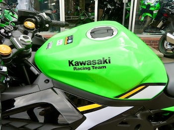 Used Kawasaki NINJA ZX 4 2025 for sale - bike-78907227: Photo