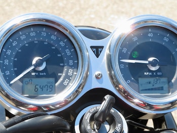 Used Triumph Bonneville 2019 for sale - bike-78907282: Photo
