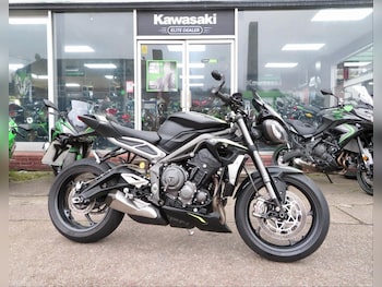 Used Triumph STREET 2021 for sale - bike-78907230: Photo