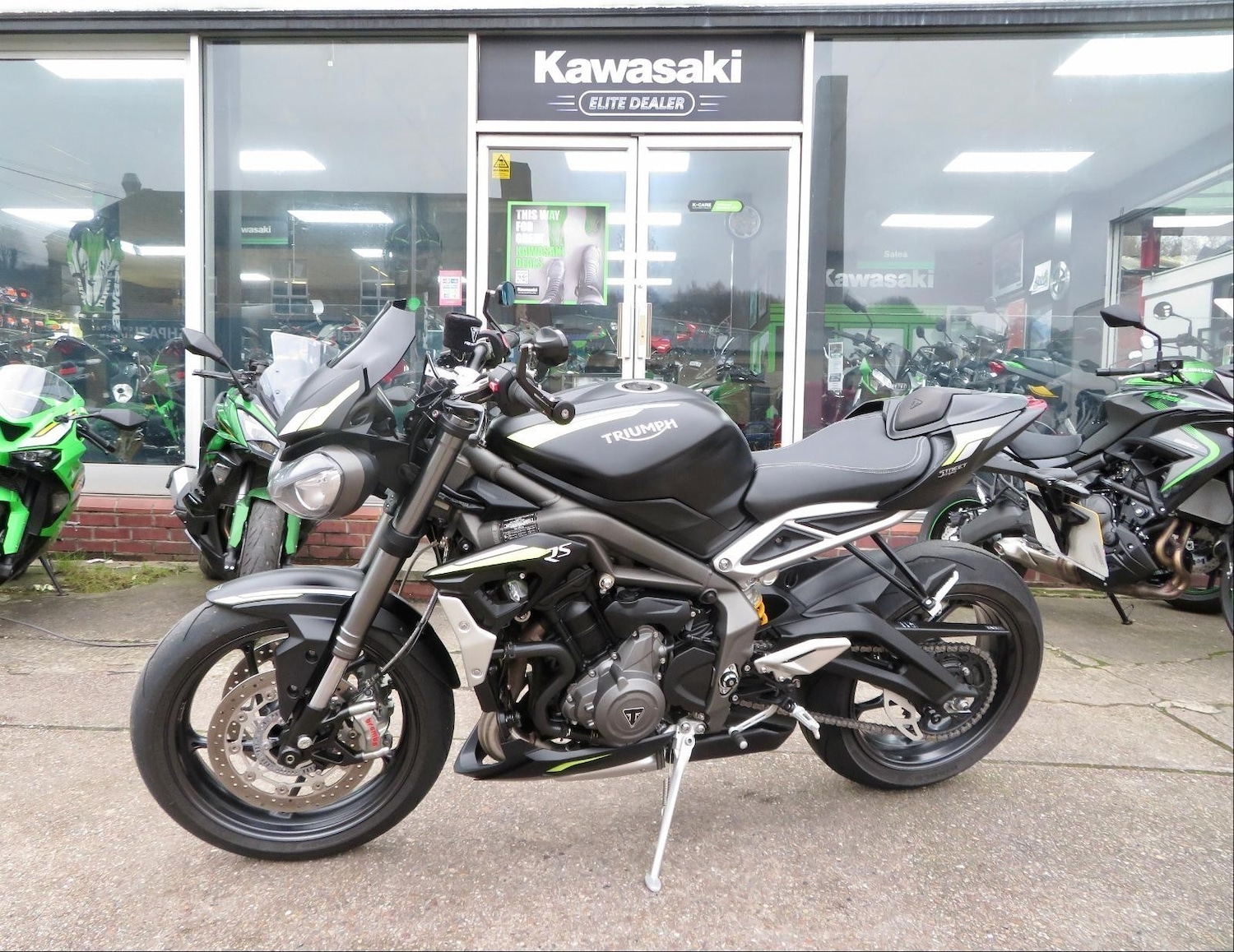 Used Triumph STREET 2021 for sale - 78907230: Photo 2