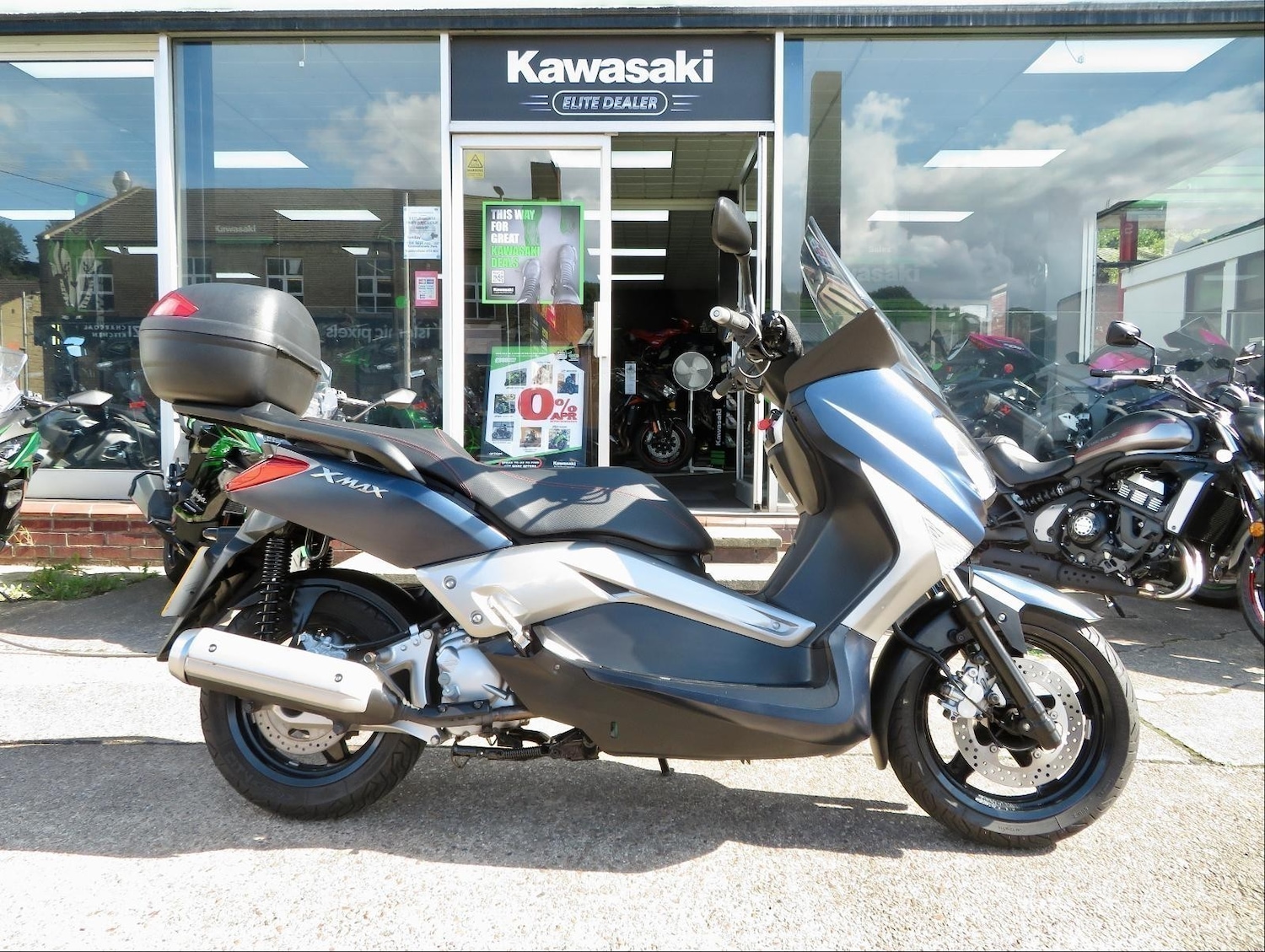 Used Yamaha YP 2011 for sale - 78907221: Photo 2