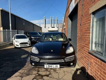 Used Porsche Cayenne 2014 for sale - 77550459: Photo