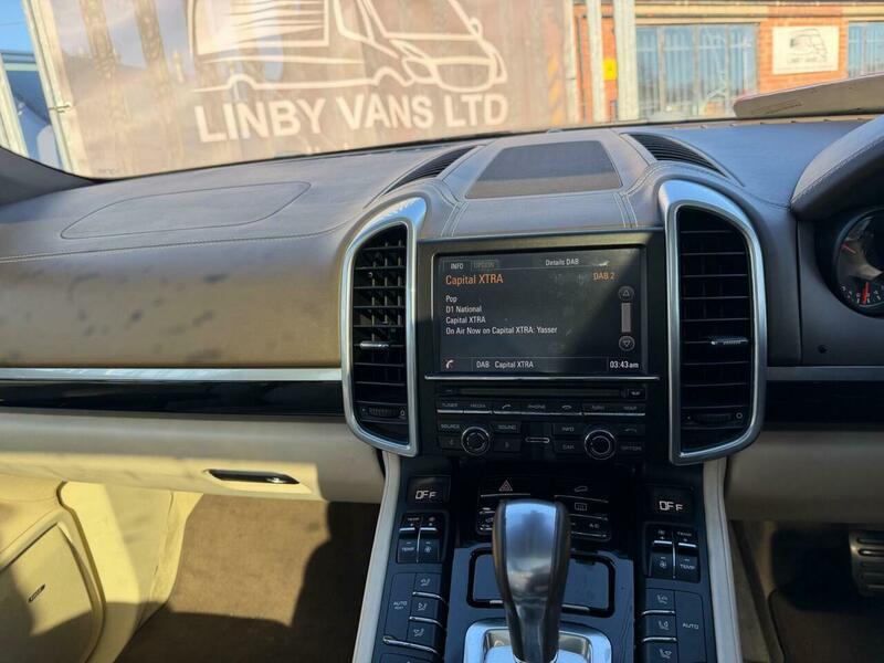 Used Porsche Cayenne 2014 for sale - 77550459: Photo 9