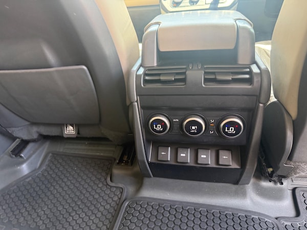 Used Land Rover Defender 110 2020 for sale - 75661677: Photo 11