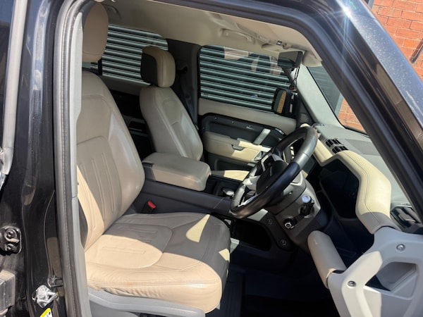 Used Land Rover Defender 110 2020 for sale - 75661677: Photo 8