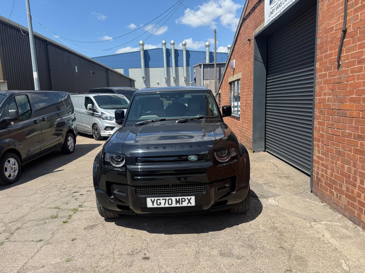 Used Land Rover Defender 110 for sale - 76993699: Photo 2