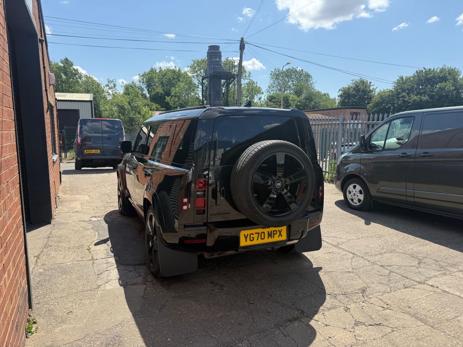 Used Land Rover Defender 110 for sale - 76993699: Photo 4