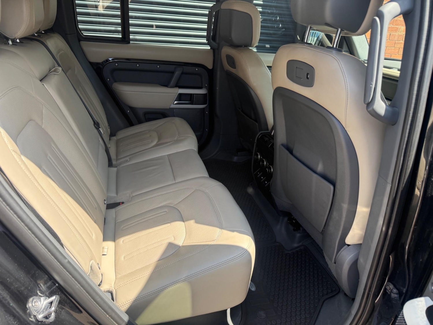 Used Land Rover Defender 110 for sale - 76993699: Photo 9