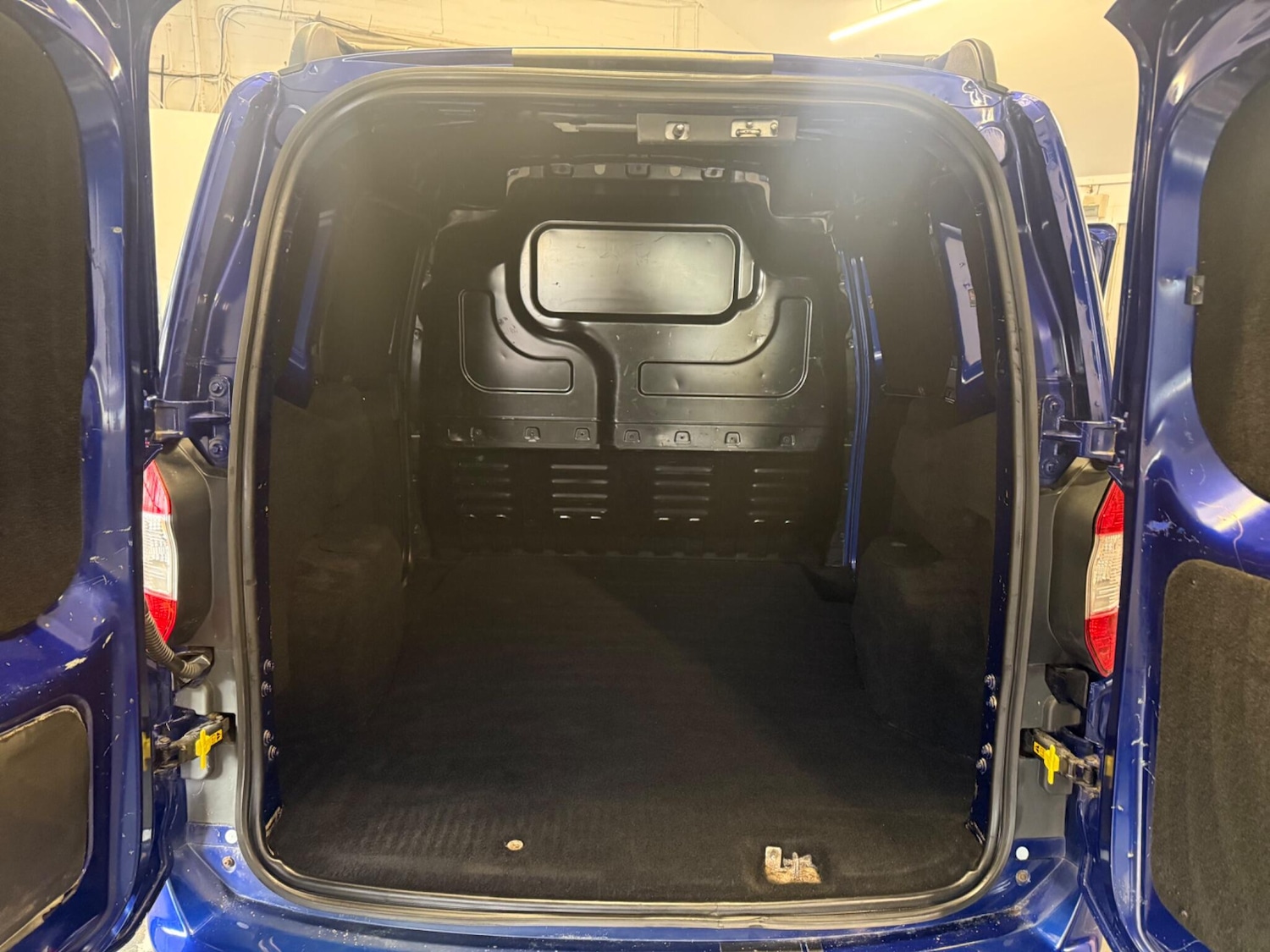 Used Ford Transit Courier 2018 for sale - 75661680: Photo 13