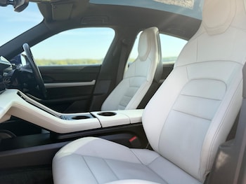 Used Porsche Taycan 2020 for sale - 76742441: Photo