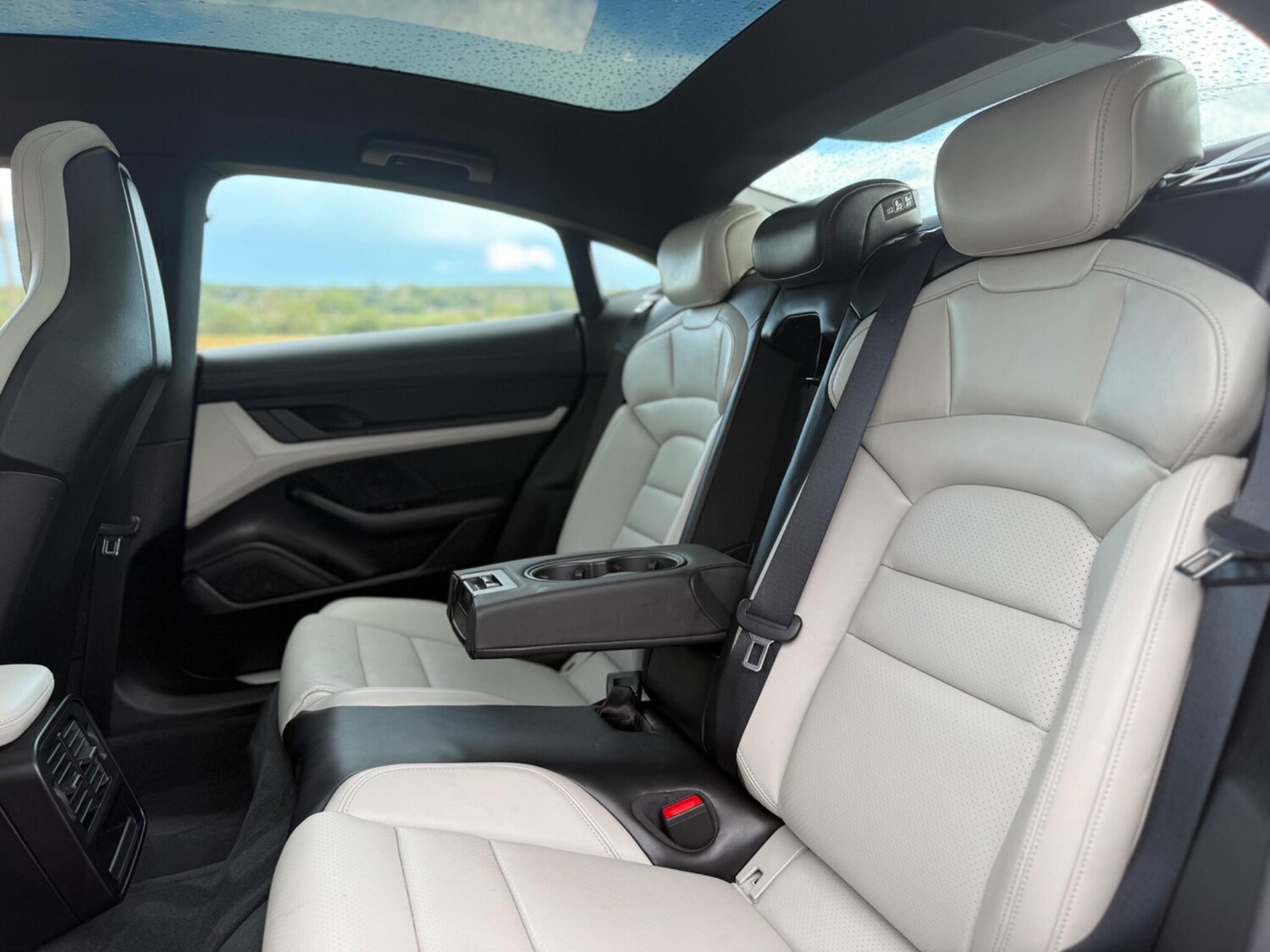 Used Porsche Taycan 2020 for sale - 76742441: Photo 8