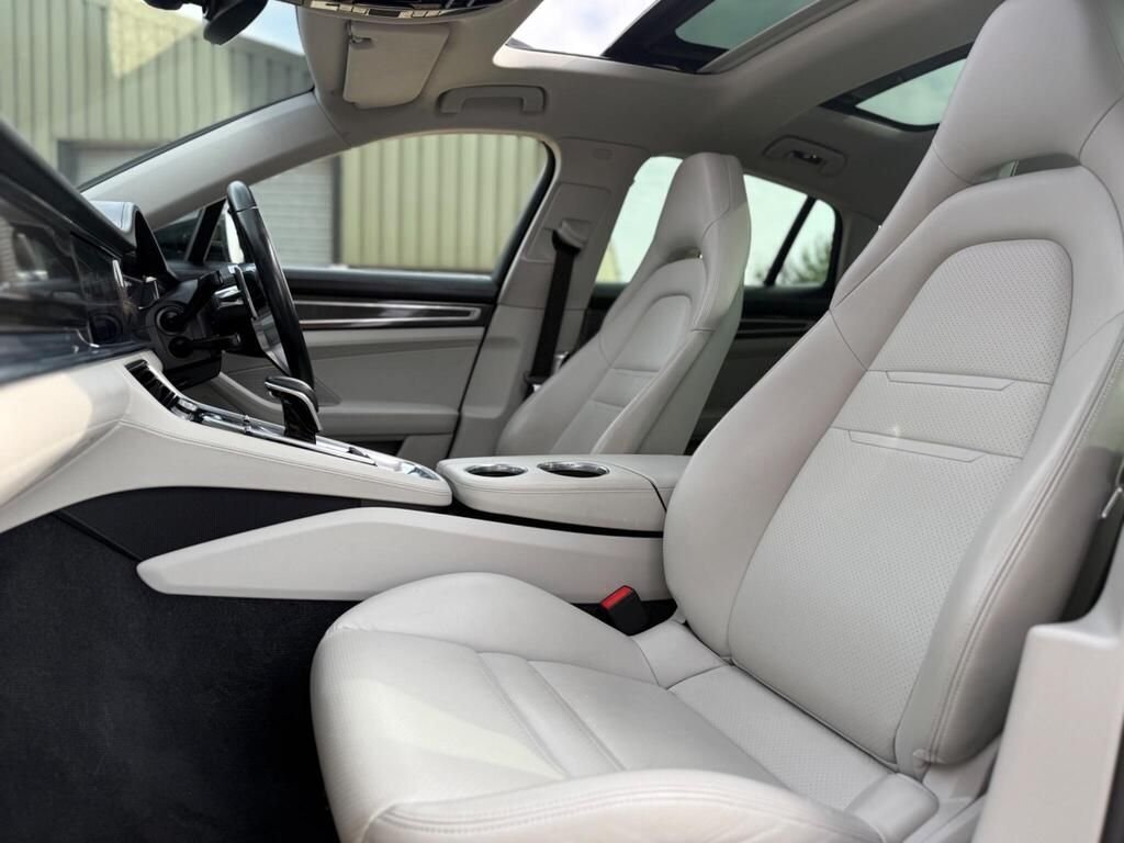 Used Porsche Taycan 2022 for sale - 77022862: Photo 10