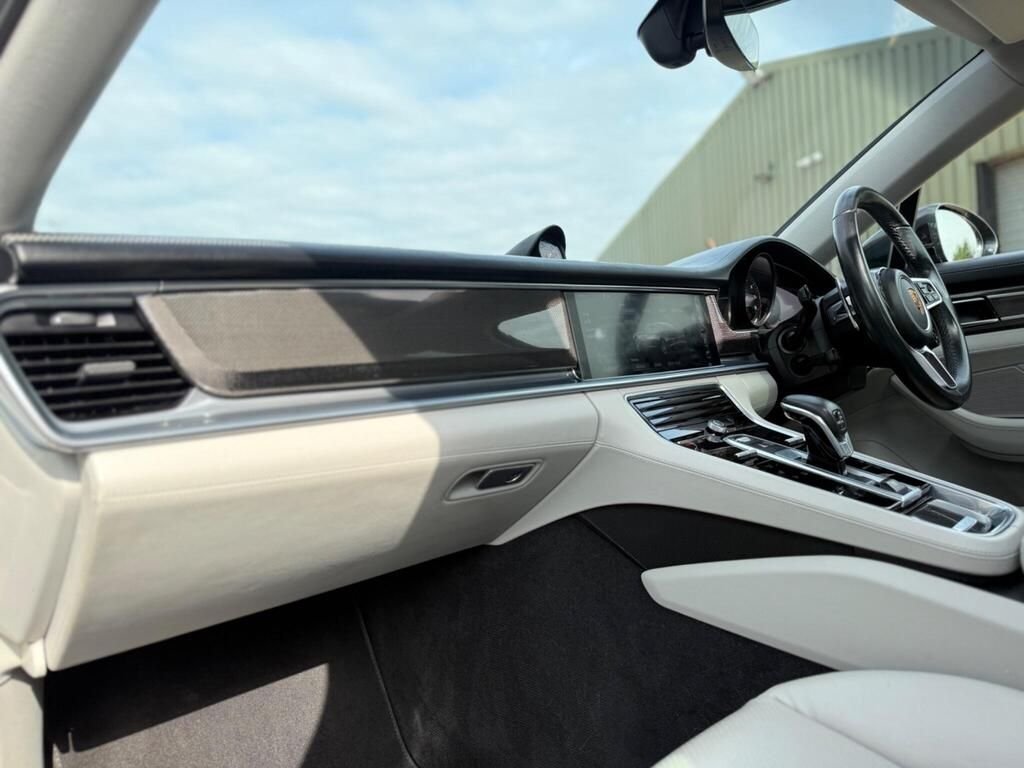 Used Porsche Taycan 2022 for sale - 77022862: Photo 13