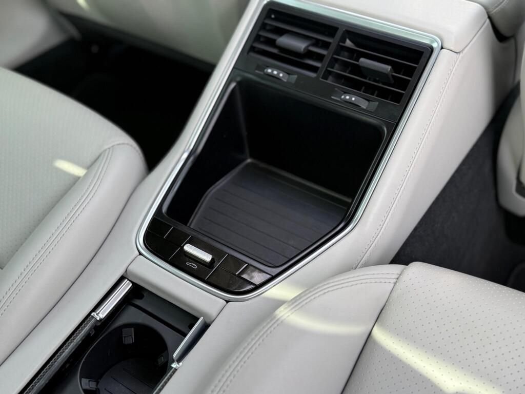 Used Porsche Taycan 2022 for sale - 77022862: Photo 18