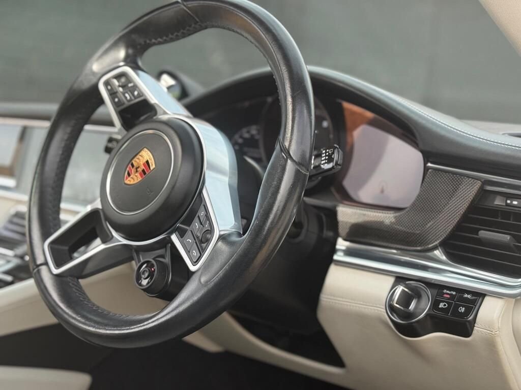 Used Porsche Taycan 2022 for sale - 77022862: Photo 9