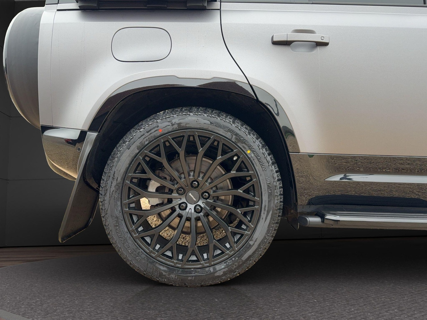 Used Land Rover Defender 110 for sale - 76743431: Photo 14