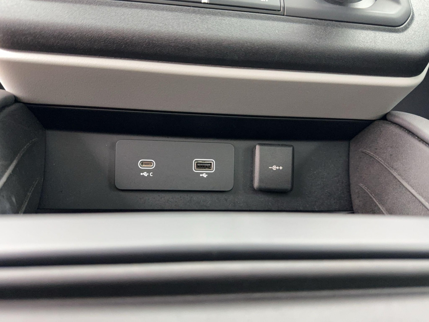 Used Land Rover Defender 110 for sale - 76743431: Photo 22