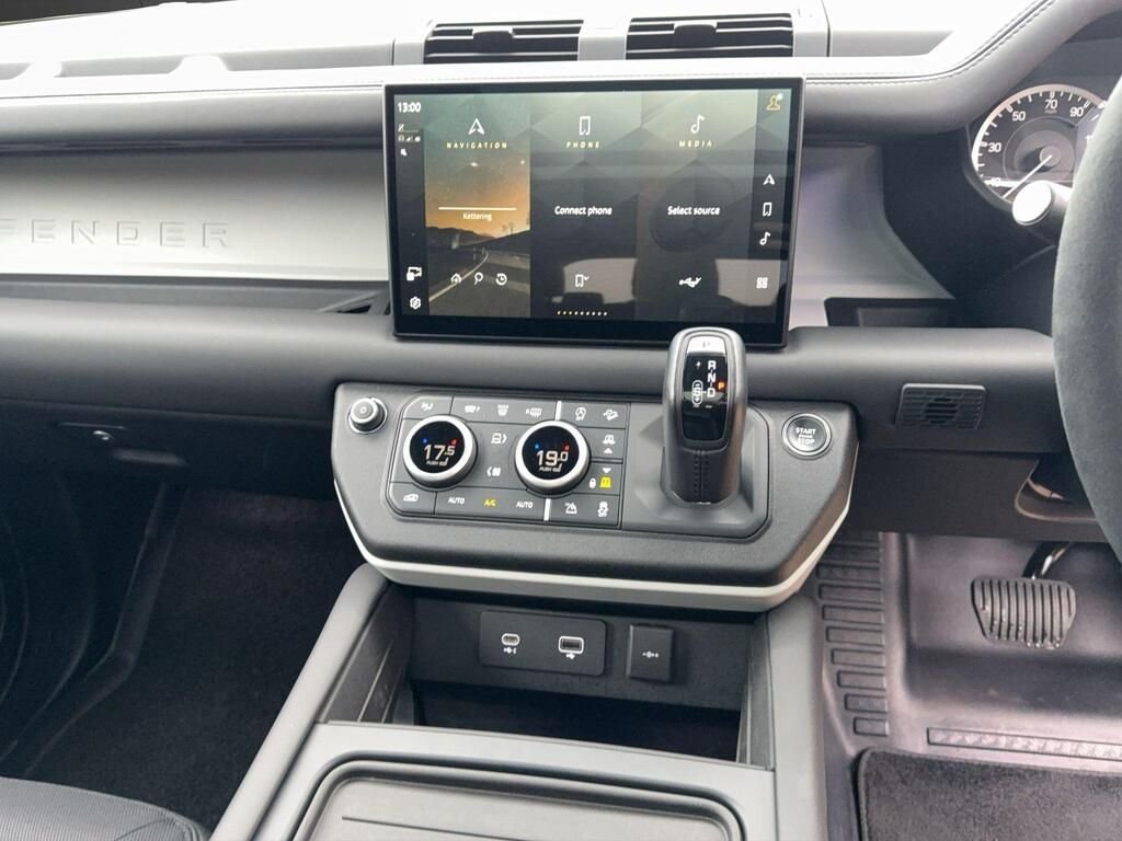 Used Land Rover Defender 2023 for sale - 77022808: Photo 16