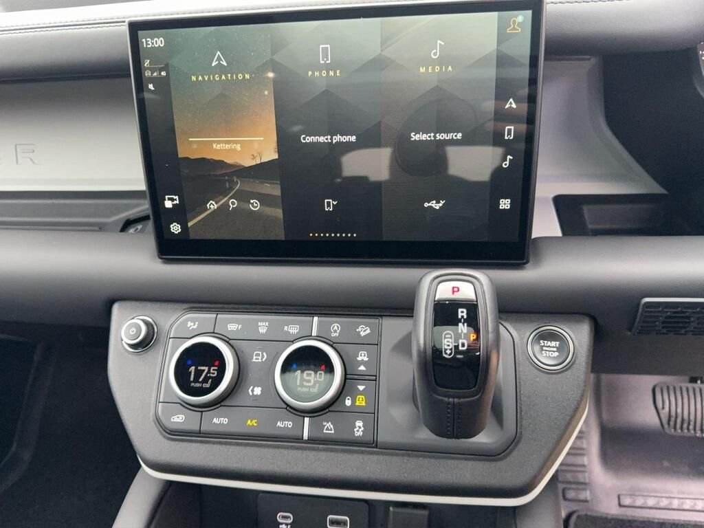 Used Land Rover Defender 2023 for sale - 77022808: Photo 17