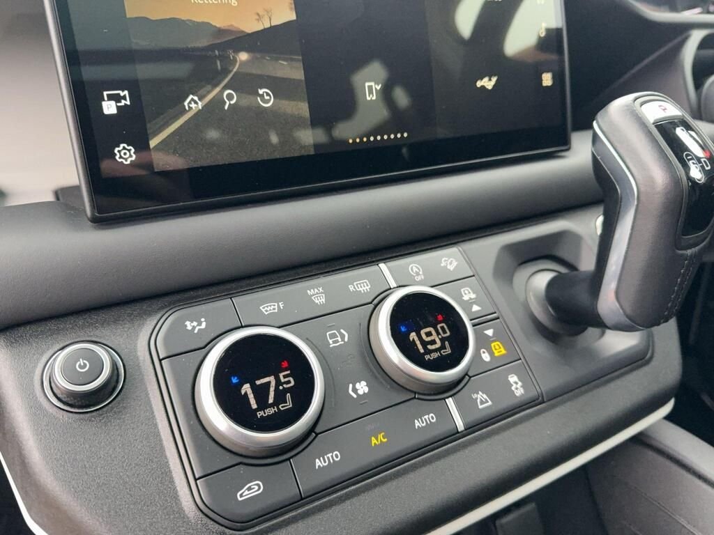 Used Land Rover Defender 2023 for sale - 77022808: Photo 23