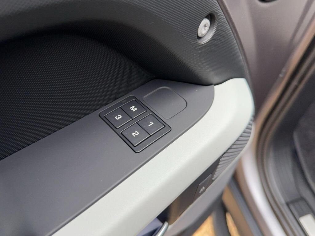 Used Land Rover Defender 2023 for sale - 77022808: Photo 25