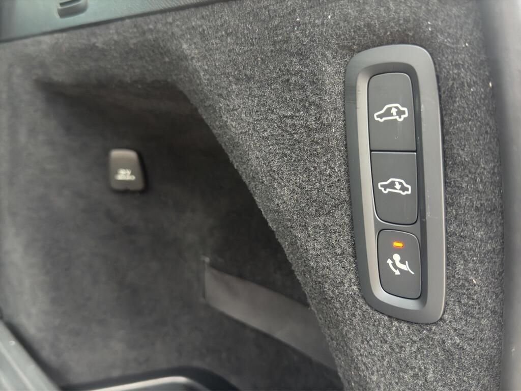 Used Volvo XC90 2021 for sale - 77022861: Photo 25