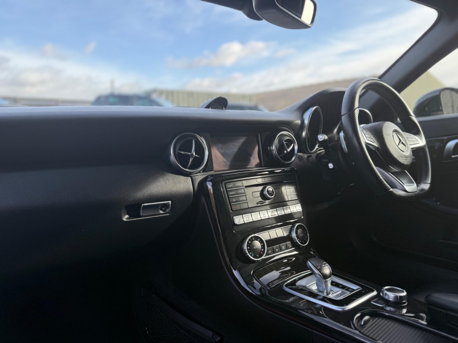 Used Mercedes-Benz SLC 2016 for sale - 76742609: Photo 11