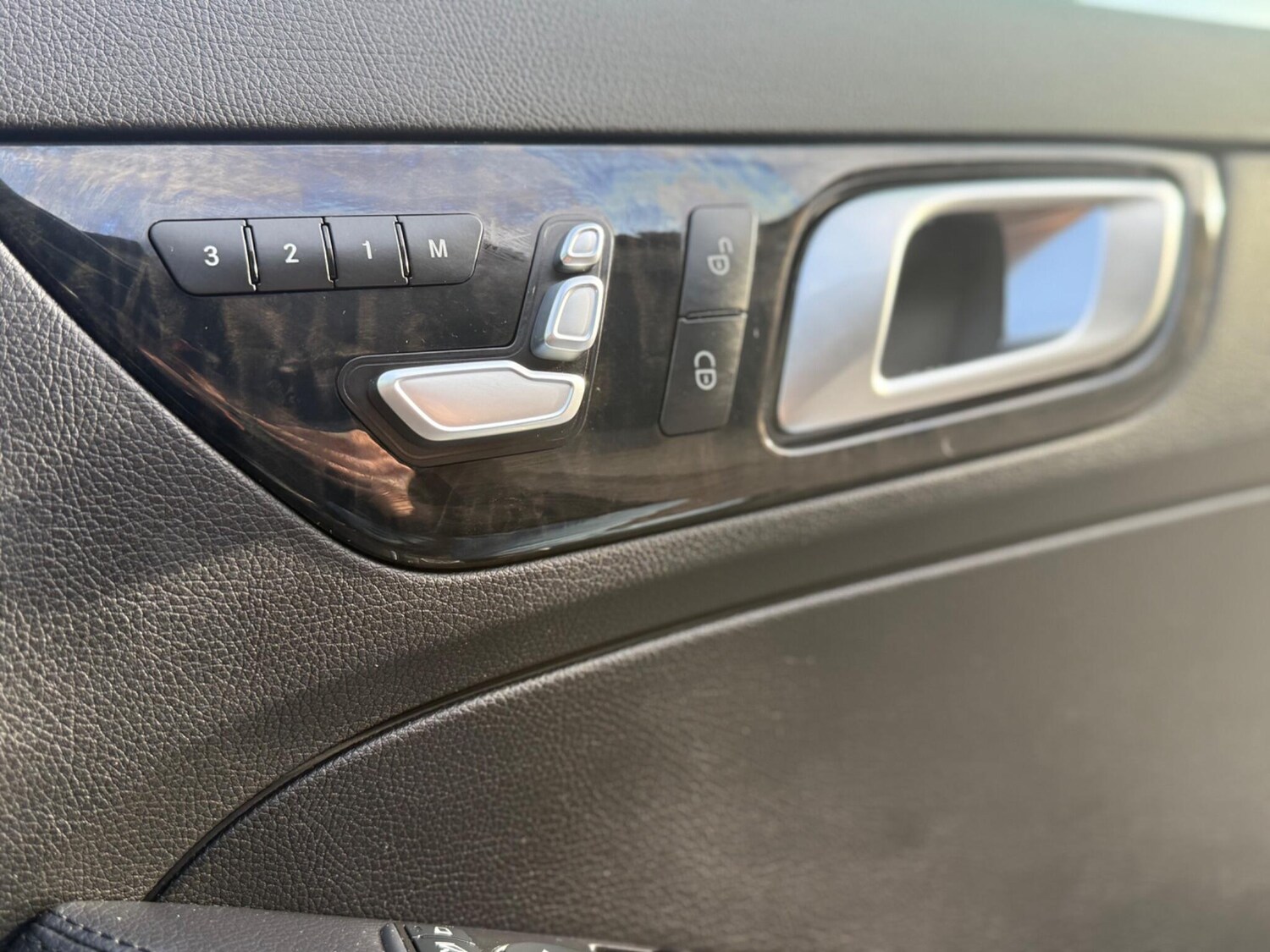 Used Mercedes-Benz SLC 2016 for sale - 76742609: Photo 13