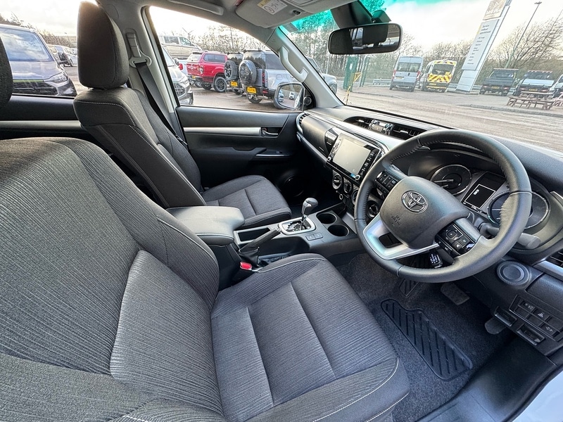 Used Toyota Hilux 2024 for sale - 77437865: Photo 11