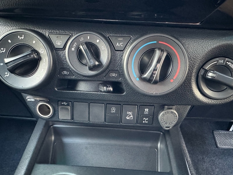 Used Toyota Hilux 2024 for sale - 77437865: Photo 27
