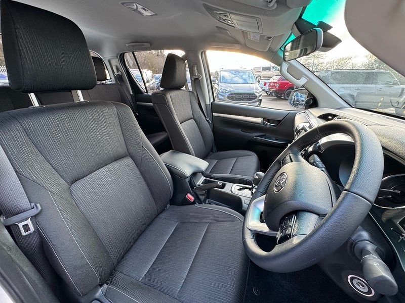 Used Toyota Hilux 2024 for sale - 77437865: Photo 28