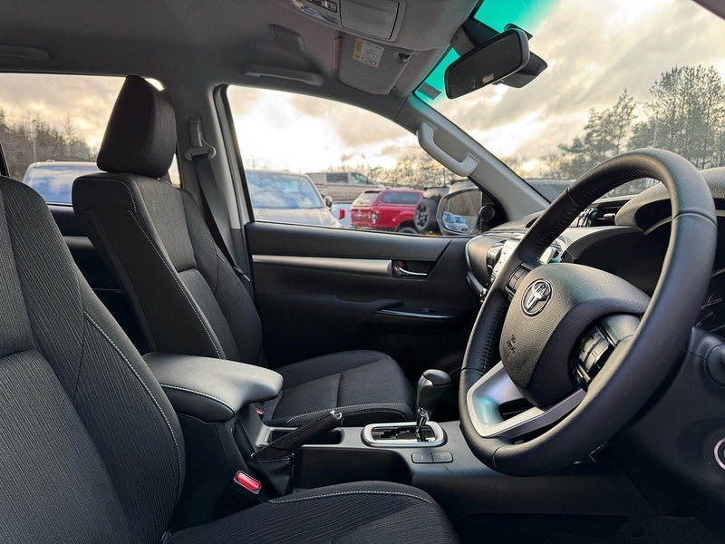 Used Toyota Hilux 2024 for sale - 77437865: Photo 6